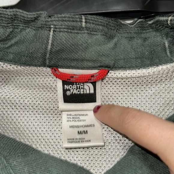 green plaid flannel The North Face long sleeve button up shirt size medium - Picture 3 of 3